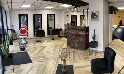 Au salon de Sabrina : Coiffeur à La Couronne