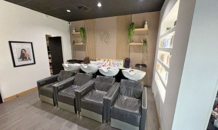 Atelier des Cheveux  : Coiffeur à Châteaubernard