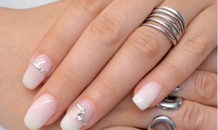 Sirène Beauty  : Manucure à Gouvieux