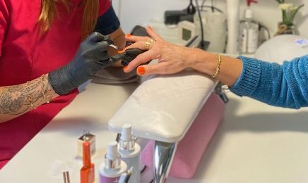 Iris Nails Colors : Coiffeur à Lavernose-Lacasse