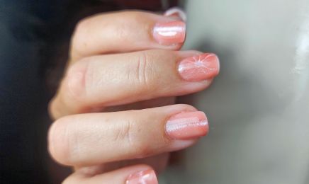 Ongles Enfolie : Institut de beauté à Rieux