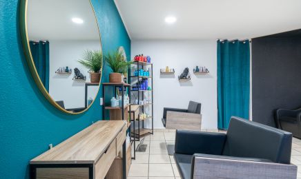 Un Hair de Rébellion  : Coiffeur à Roye