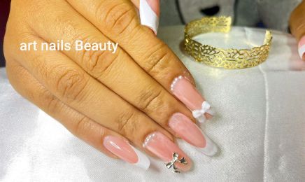 Art Nails Beauty - Cils & Sourcils : Institut de beauté à L'Hermitage
