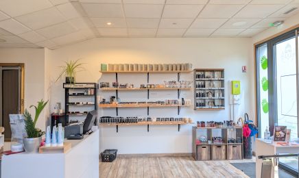 Helia Spa et beauté  : Manucure à Achicourt