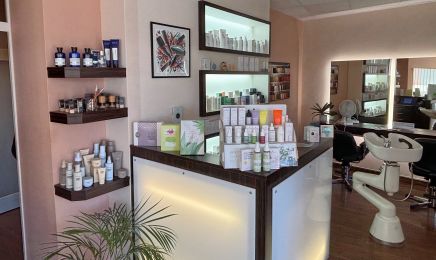 Salon im Rundhaus: Nagelstudio in Freiberg
