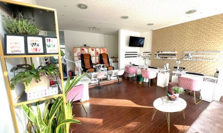 CT Nails: Nagelstudio in Unterschleißheim