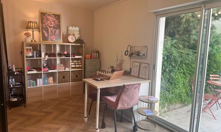 Lovely makeup studio : Institut de beauté à Saint-Georges-de-Commiers