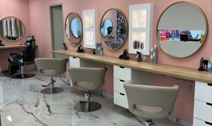 Les doigts d'or d'Élodie & Oya Esthétique  : Coiffeur à Toulouse