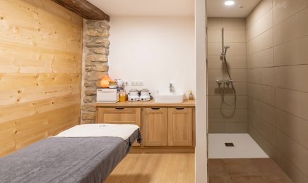 Izan Zen : Manucure à Ascain