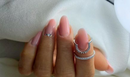 L'Ongle Beauté by Maria chez Hermann and Fischer : Manucure à Reims