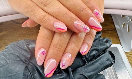 Manuella Nails : Institut de beauté à Trets