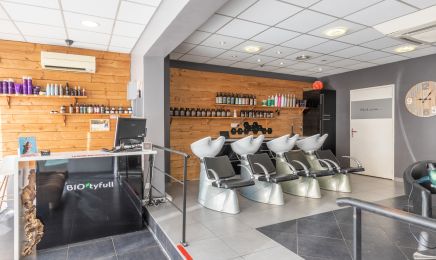 BIO'Tyfull Coiffure - Espace Beauté Ongles & Cils : Coiffeur à Six-Fours-les-Plages
