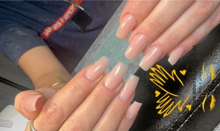 Des cils aux bouts des ongles  : Manucure à TOULOUGES