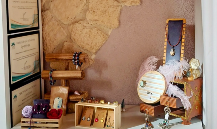 Beautés Nomades  : Institut de beauté à La Bastidonne