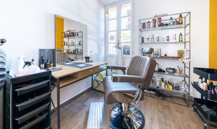 MANORA coiffeur & sensologue , maison de l’être  & du bien être Delphine Pallaro : Coiffeur à Agde