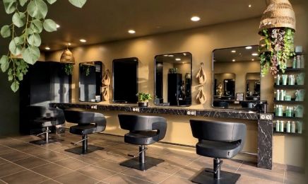 Pure & simple : Coiffeur à Montville