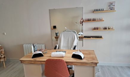 Head Spa institut  : Manucure à L'Aigle