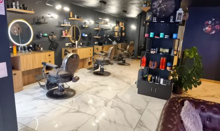 Barbier du village  : Barbier à Lognes
