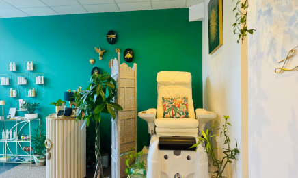 By Lady KA - Le Jardin D'Astarté : Manucure à Bordeaux