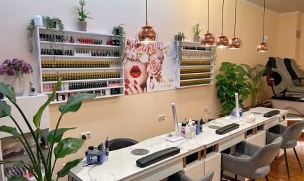 Miss Nails & Beauty : Nagelstudio in Ottobrunn