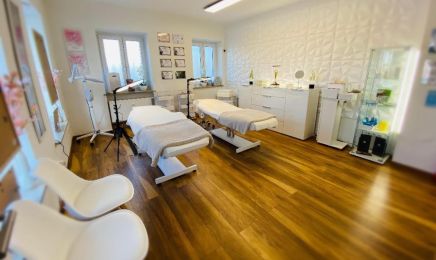 BLACK PINK NAILS Unterföhring: Nagelstudio in Unterföhring