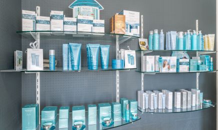 Aux halles de la beauté : Manucure à Marmande