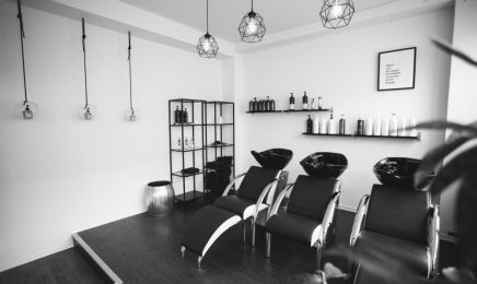 Friseur UNIKAT - Salon Darmstadt - Spezialist für Blondtöne und Haarverdichtung: Friseur in Darmstadt