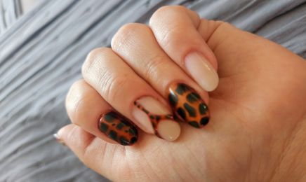 Ongles Enfolie : Institut de beauté à Rieux