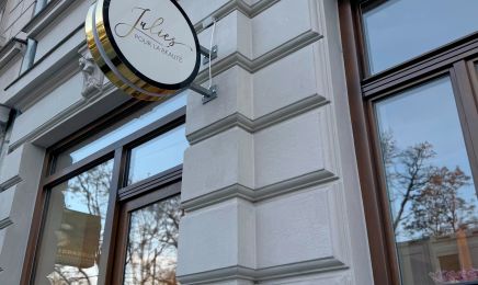 Julies Beauté & Nails: Kosmetikstudio in München