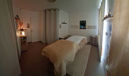 Kalizé Création (Ongle, cils, massage et strass dentaire) : Manucure à Saint-Sornin