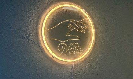 Golden Nails: Kosmetikstudio in Vaterstetten