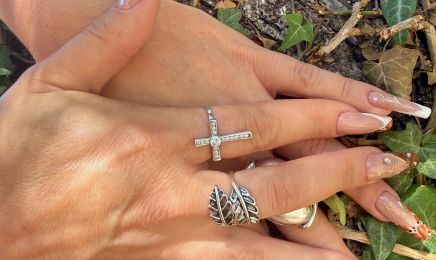 Juste un instant (dans Pôle Bien Être Valinco) : Manucure à Propriano