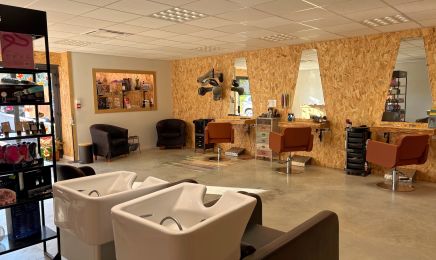 Les ciseaux d’Elodie L : Coiffeur à Thégra