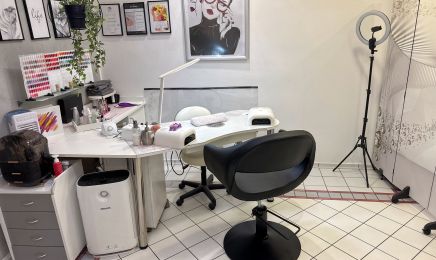 Astrina - Hair & More: Friseur in Passau