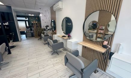Coupes en Couleurs : Coiffeur à Le Vigen