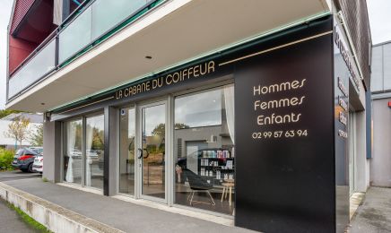La Cabane du Coiffeur & Juste un Instant (Prothésiste Ongulaire) : Coiffeur à Pont-Péan