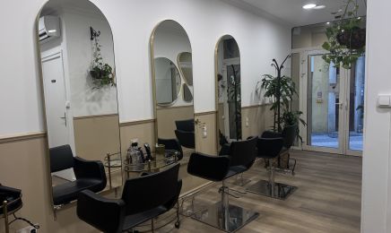 Actuel - Salon Mixte - Styliste / Visagiste : Coiffeur à Aubagne