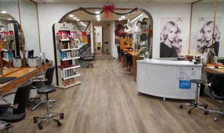 Fréquence Beauté Coiffure : Coiffeur à Versailles