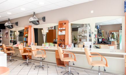 Ambiance coiffure : Manucure à Availles-en-Châtellerault