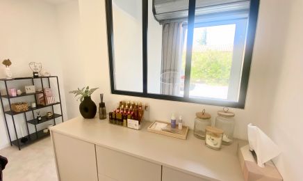 V.A Studio make up : Institut de beauté à L'Isle-sur-la-Sorgue