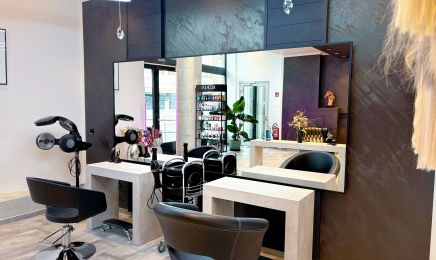Haarquartier: Kosmetikstudio in Neumünster