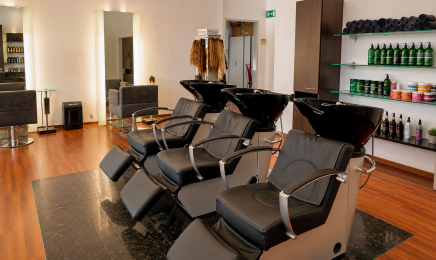 Amal Chahrour: Nagelstudio in Arnsberg