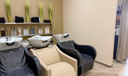 Peerless Coiffure : Manucure à Toulon