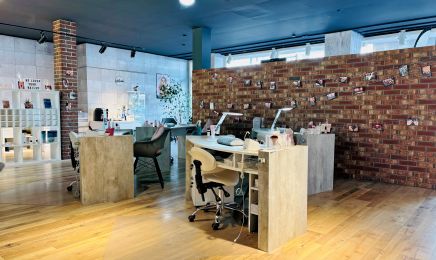 We Love Your Nails: Kosmetikstudio in Leonberg
