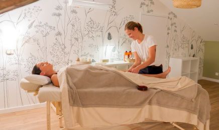 Manon Bonnefous Massage et Bien Etre : Manucure à Poitiers