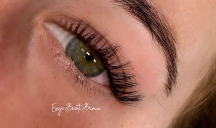 Eugé Beauté Brows : Manucure à Brignoles