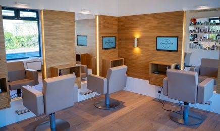 Haarschmiede Studio: Friseur in Meerbusch