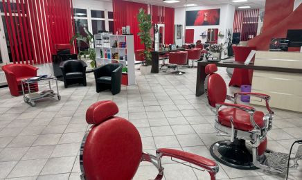 Red Cut: Kosmetikstudio in Rellingen