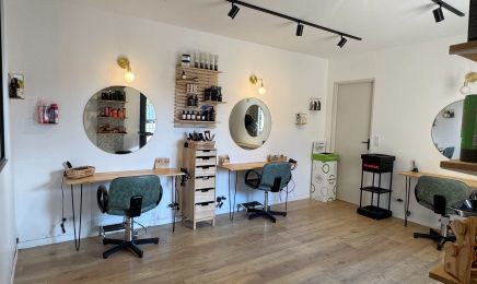 Le petit salon maison coiffure : Coiffeur à Faucon