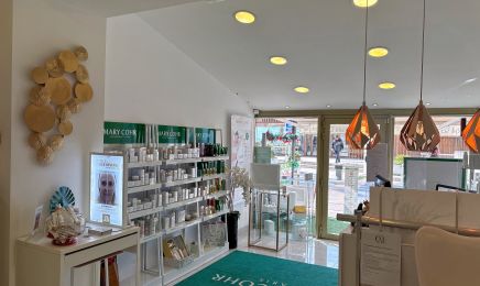 Mary Cohr - Juan-les-Pins Au Palais de L'Ongle : Institut de beauté à Juan-les-Pins